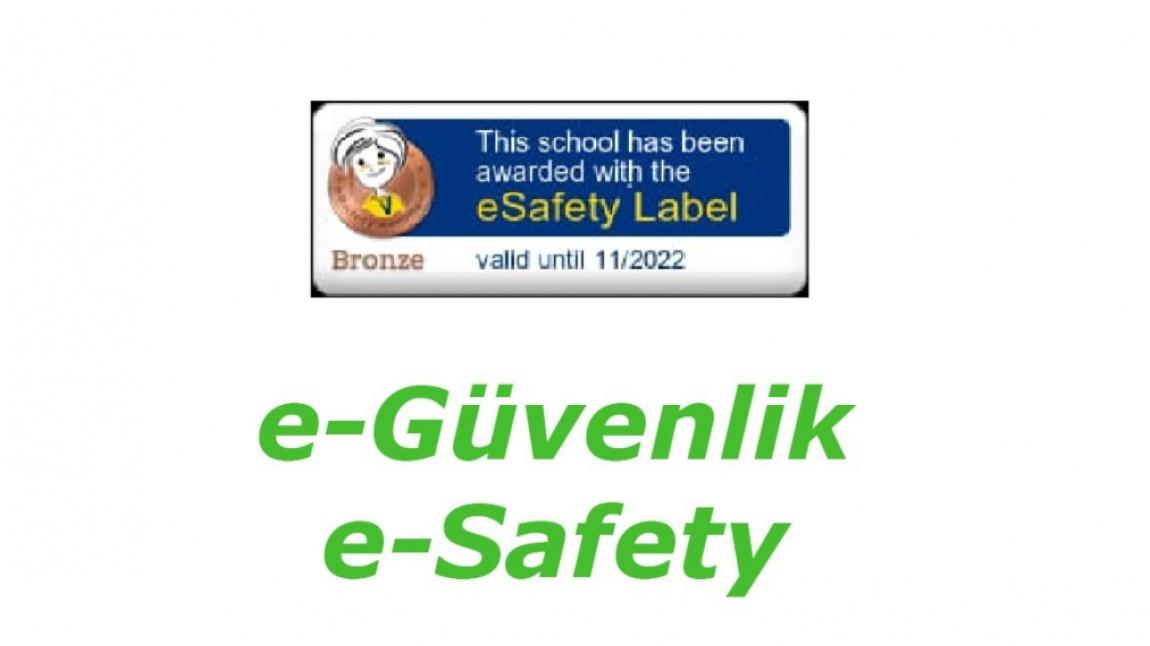 Okulumuz eSafety Bronze Label (Online Güvenlik Etiketi) Belgesi Aldı