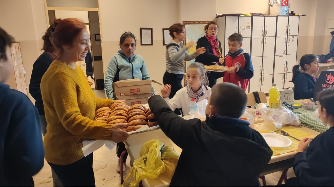 Okulumuzda Yerli Malı Haftası Coşkuyla Kutlandı!